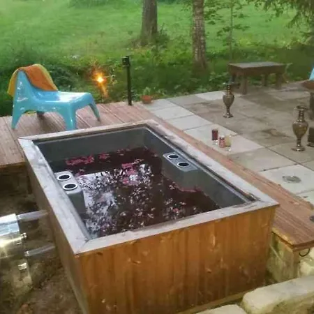 Glamping Troll House Eco-cottage, Nuuksio For Nature Lovers, Petfriendly Espoo